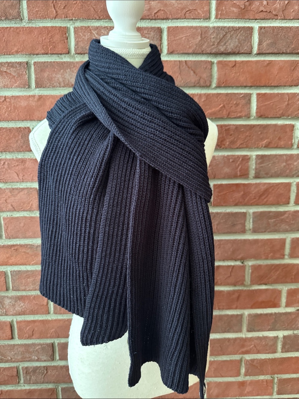 Peregrine Made in England Since 1796 Knit Navy Wool Luxurious Scarf 11”x80” NWT